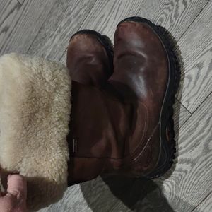 Beautiful boots by UGGs🍀🌼⭐